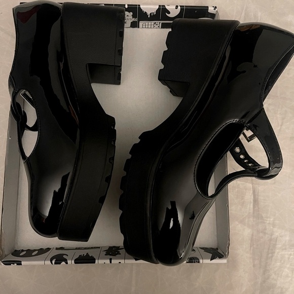 KOI Sai Mary Jane heels, glossy black, women’s 8 / 41. - Picture 4 of 9